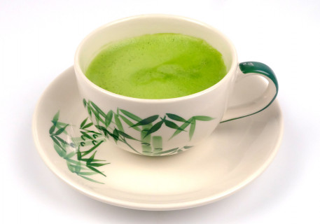 Matcha thee in een kopje