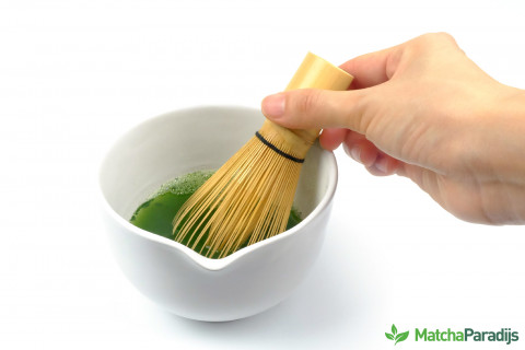Matcha poeder opkloppen